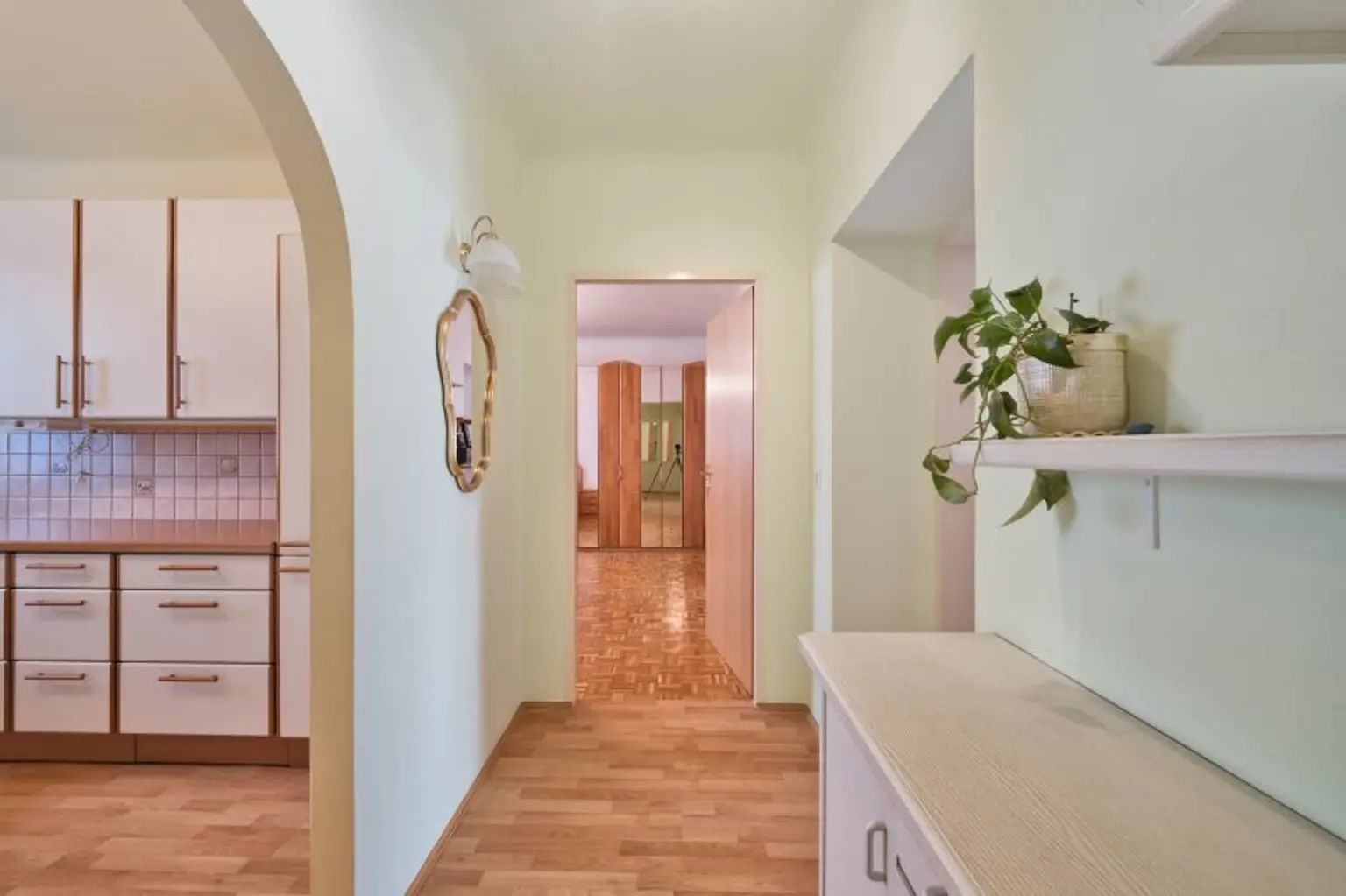 Helle, gepflegte Wohnung mit flexiblem Grundriss - Potenzial für bis zu 3 Schlafzimmer - Nähe U4/U6, sowie Bahnhof Meidling!