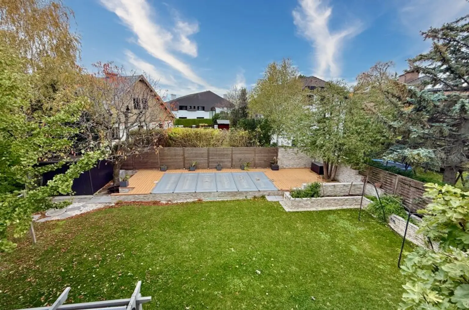 Viel Platz für Ihre Familie: 195 m² Wohnfläche und noch vieles mehr!