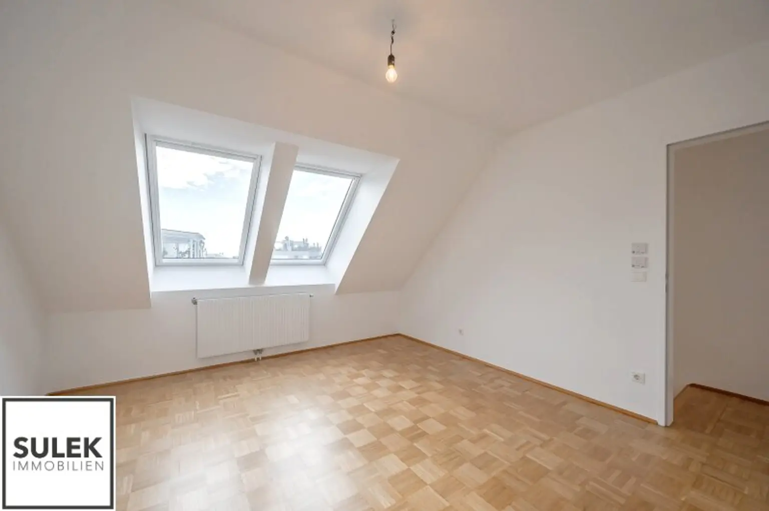 ** ab sofort; einzigartige 3 Zimmer Maisonette Dachgeschoss Wohnung // Nähe Johann-Nepomuk-Vogl-Platz // Währing **