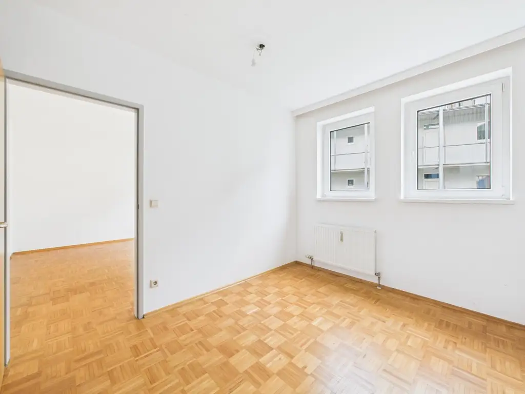 LINZ / URFAHR (PLESCHING): Perfekt aufgeteilte WOHNUNG mit ca. 44,4 m² Wohnfläche + Eigengarten ca. 28,7 m²