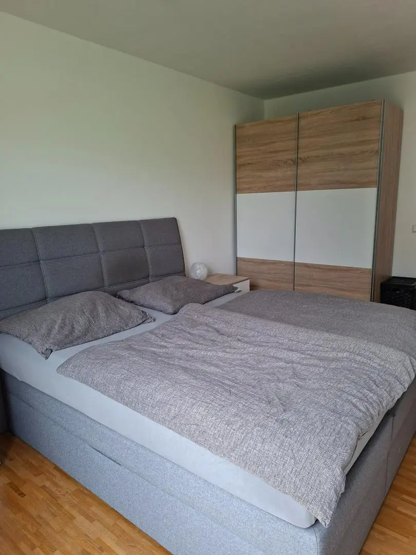 Top moderne Neubauwohnung mit Balkon