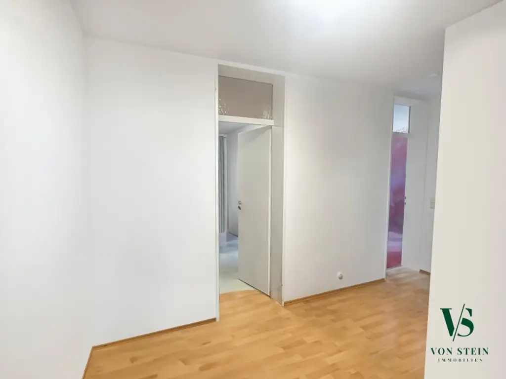 Bogenhausens Schmuckstück: Exklusive 3-Zimmer-Wohnung mit Loggia und Garage