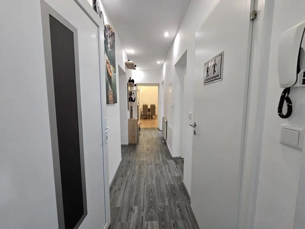 "Wohnen mit Geschichte – Gartenwohnung im Turmhaus Pressbaum"