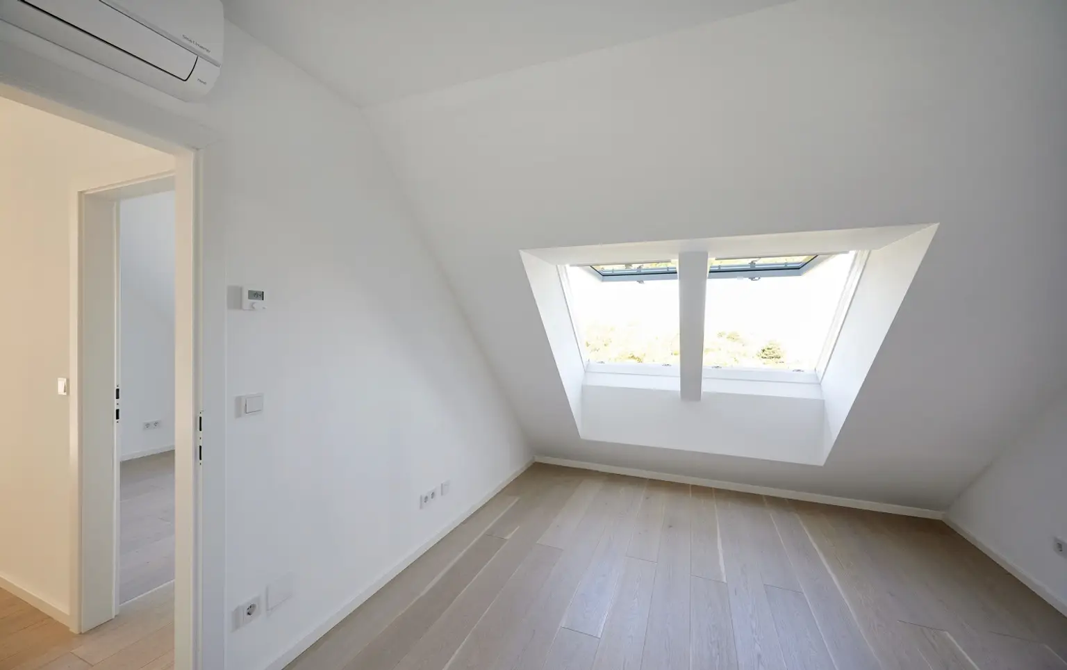 Ihr neues Zuhause: 4-Zimmer-Wohnung mit hofseitigerTerrasse 
nahe Donau - ERSTBEZUG!