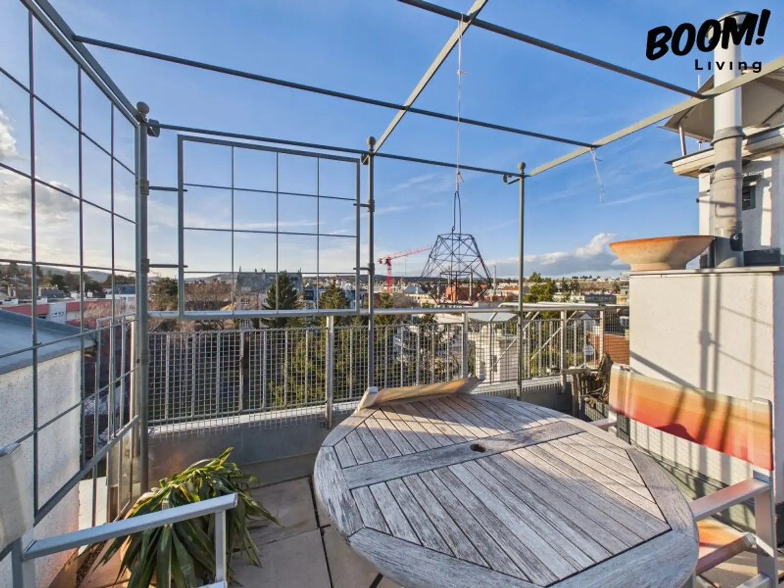 Traumhafte 3,5-Zimmer-Dachgeschosswohnung mit Balkon und Terrasse in 1230 Wien!