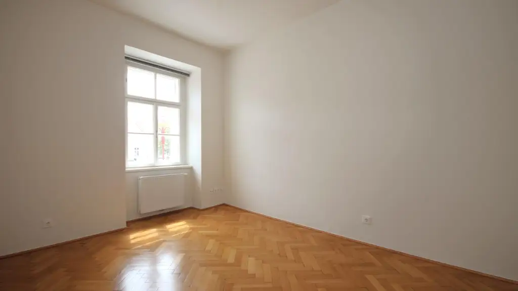 Erstbezug nach umfassender Sanierung: Sonnige Altbauwohnung am Hauptplatz Frohnleiten