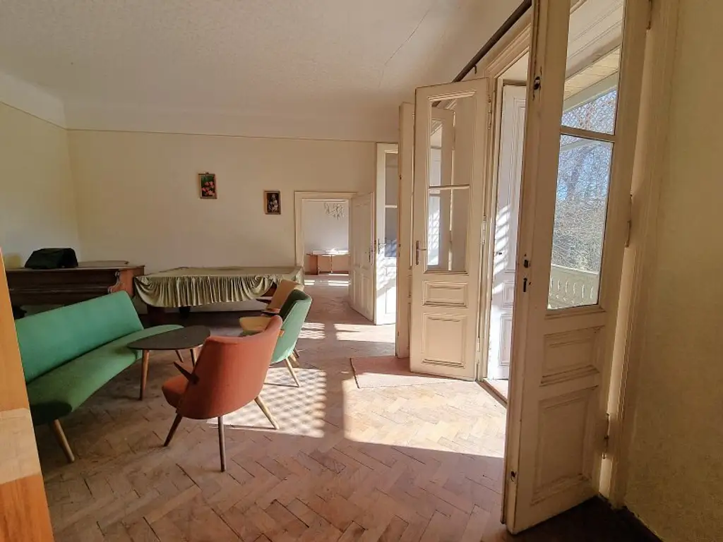 Ob alte Villa-neuer Bau, auf Riesengrund nach Süden schau!