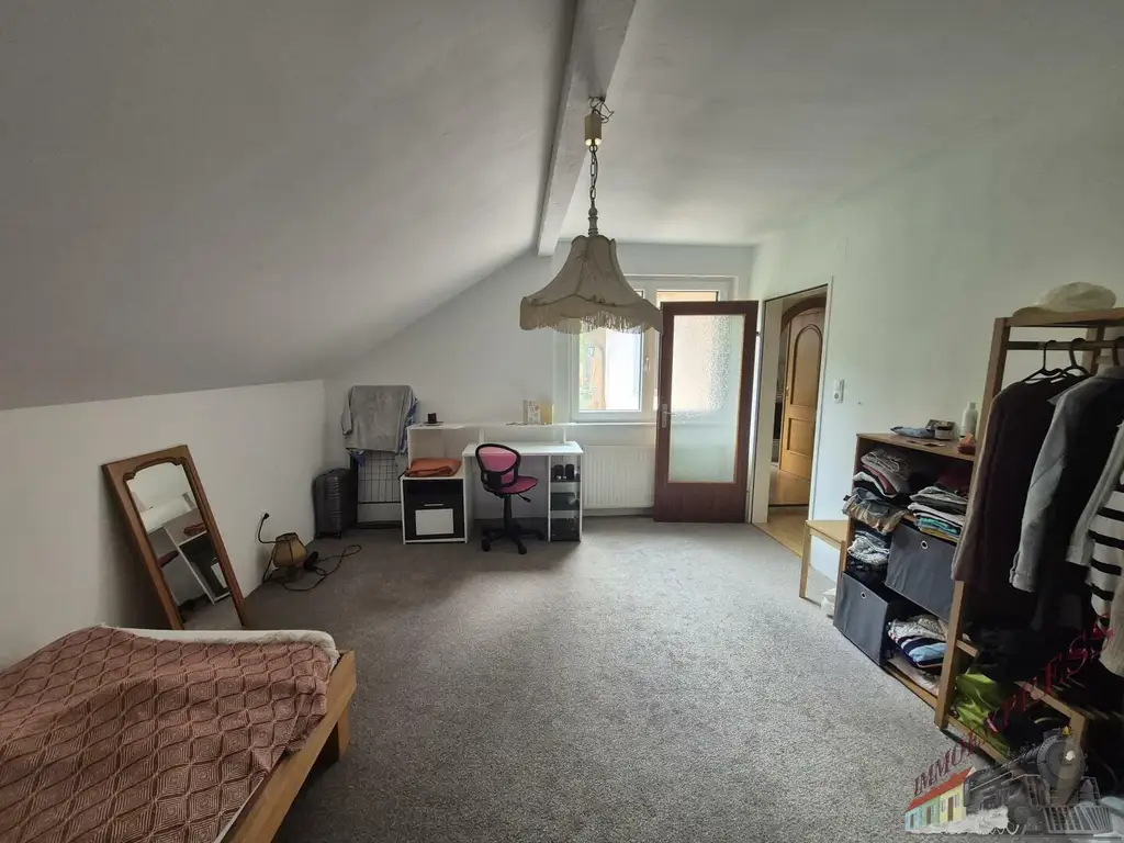 6 Zimmer mit Aussicht und 2391m2 Grundstück