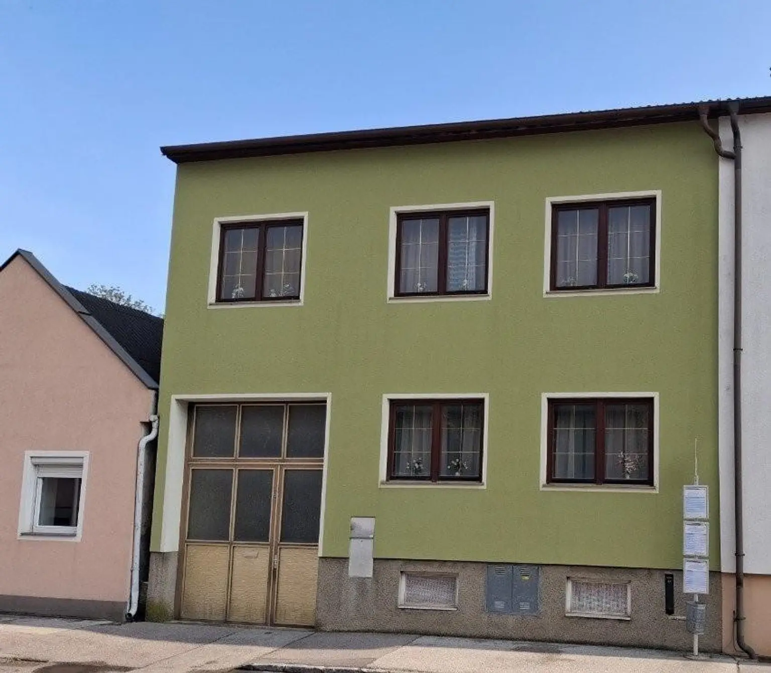 5 Hausfront Moosbrunn