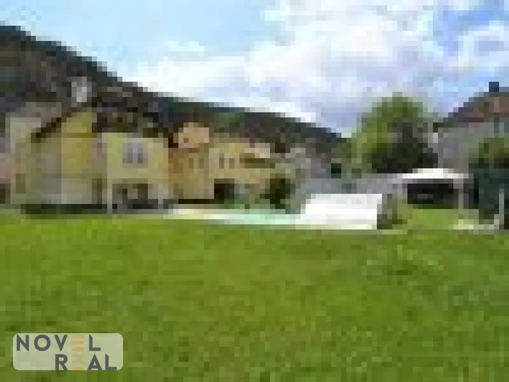 Sanierter Jugendstilaltbau mit Nebengebäude auf großem Grundstück mit Swimmingpool im Bezirk BADEN