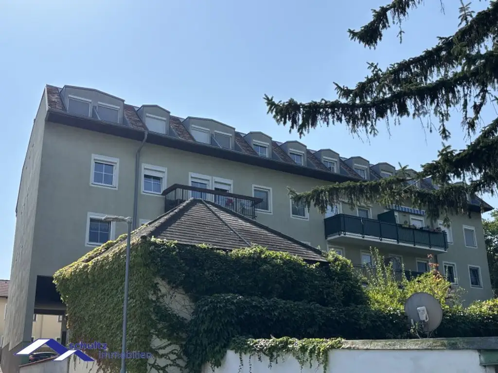 Super 3-Zimmer-Dachgeschosswohnung im Zentrum von Guntramsdorf zu mieten! Überdachter Parkplatz inklusive!