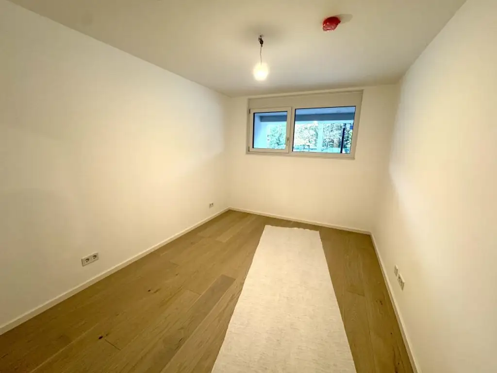 EIGENGRUND NÄHE ALTE DONAU – FREIFLÄCHEN - LUFTWÄRMEPUMPE – KELLER – GARAGE – U-BAHN!