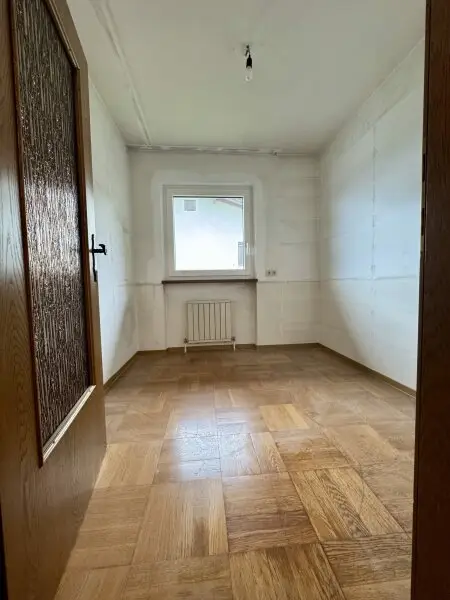 *geräumige 3 Zimmer Wohnung mit extra Küche und Balkon!  Super schöne Aussicht inkludiert!