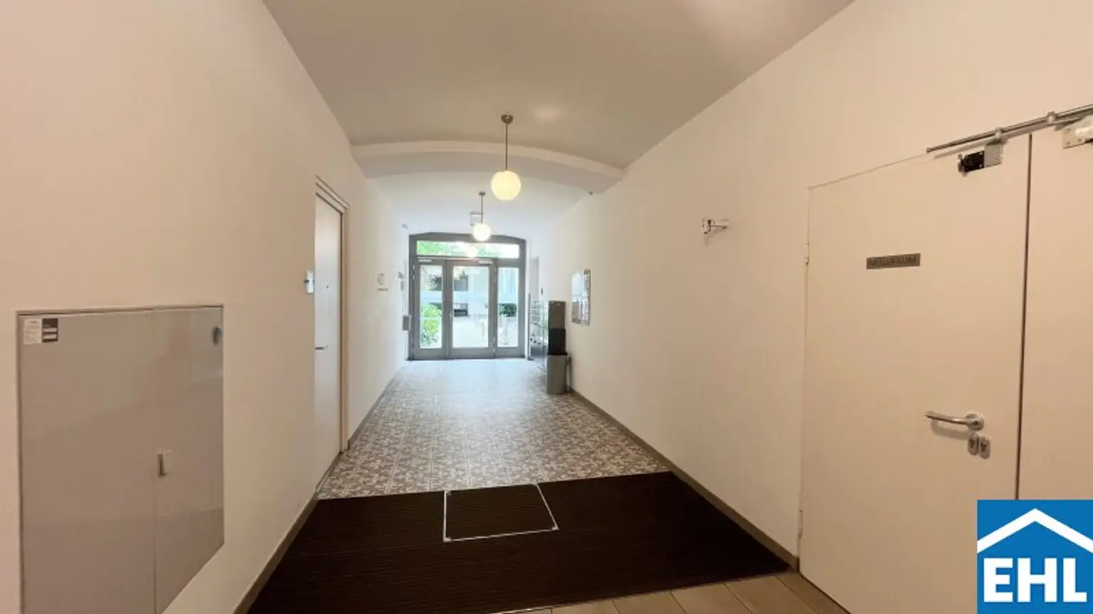Helle 4-Zimmer-Wohnung mit Terrasse in zentraler Lage von Wieden