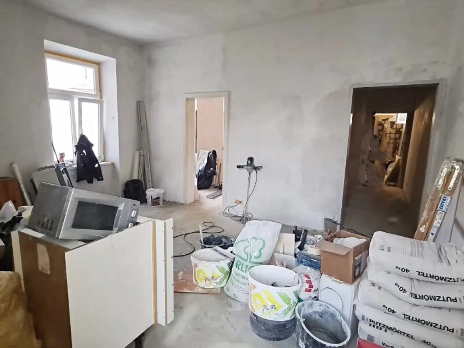 SEEGASSE, ERSTBEZUG, unbefristete 73 m2 Altbau, Wohnküche, 2 Zimmer, Duschbad, Parketten, Hofruhelage, U4-Nähe