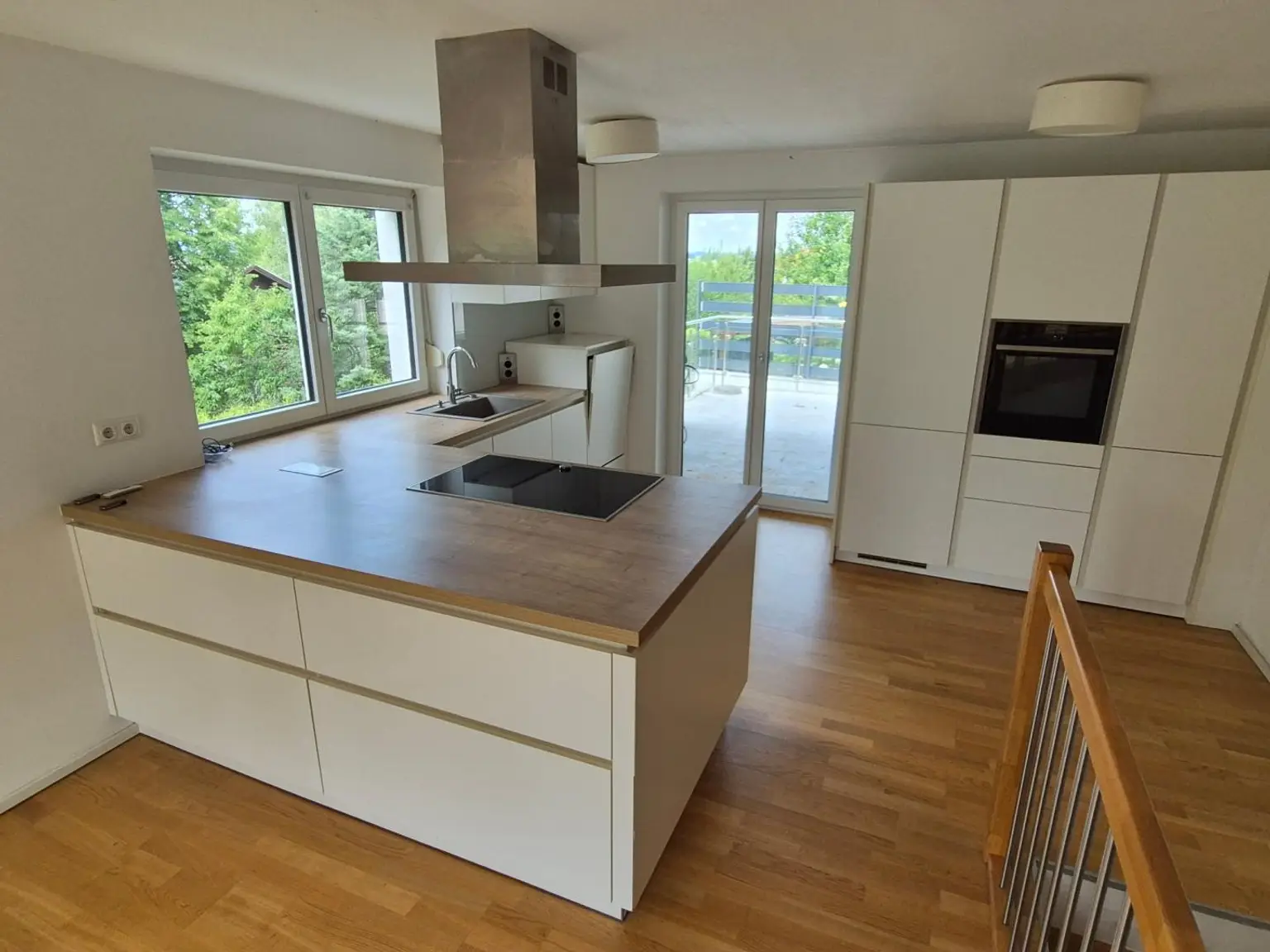 GERÄUMIGES EINFAMILIENHAUS IN SCHÖNER WOHNLAGE