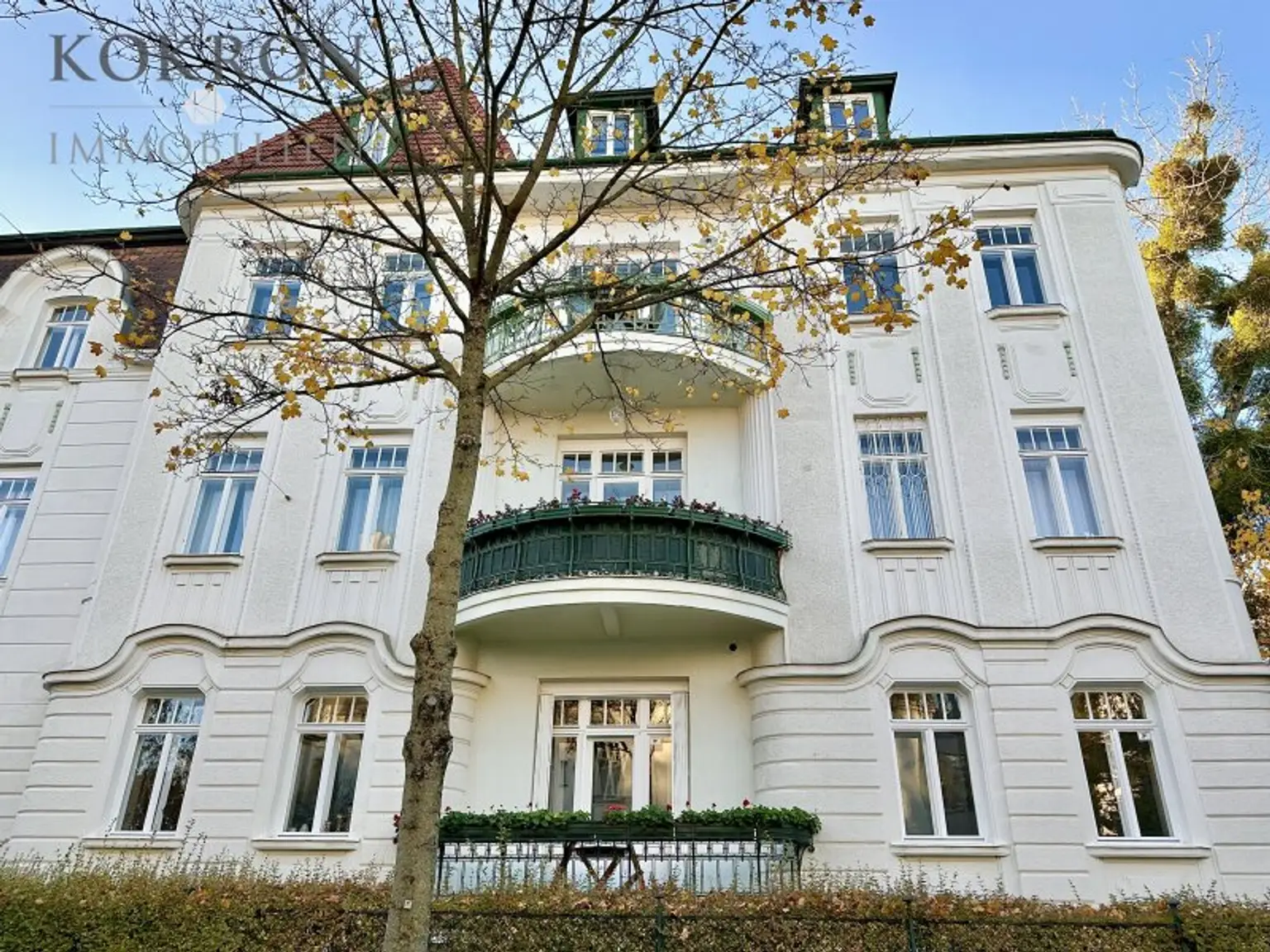Wo Geschichte atmet und Ruhe wohnt - Ihre Altbauwohnung mit Balkon in Alt-Hietzing