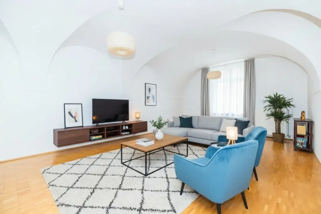 1 MONAT MIETFREI I AB SOFORT I XL-TERRASSE I TOP-KÜCHE I SEHR HELL & RUHIG I BADEWANNE I WG TAUGLICH I MODERN SANIERT I LICHTDURCHFLUTET I SEHR ZENTRALE LAGE AM STADTPARK I