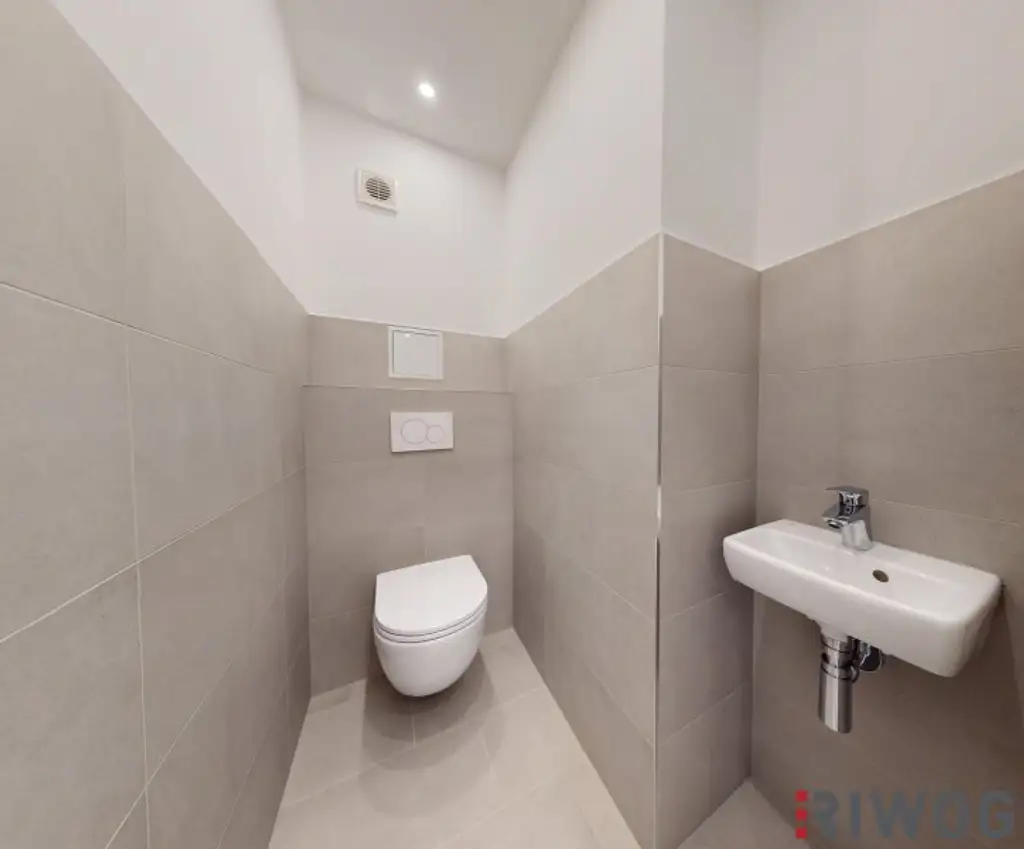 ERSTBEZUG nach Sanierung I 3 Zimmer Wohnung mit Balkon in wundervoller Grünlage I Tischler Einbauküche inkl. Siemensgeräte im Preis inbegriffen