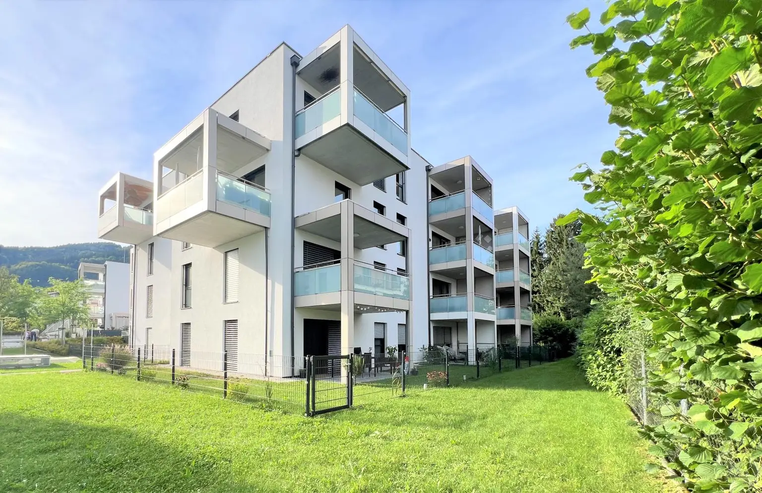 TRAUMHAFT WOHNEN AM SEE - TOP AUSGESTATTET - MODERN - ZWEI TIEFGARAGENPLÄTZE INKLUSIVE