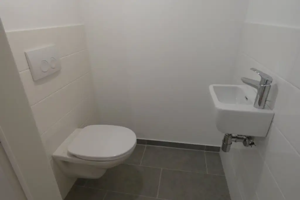 ERSTBEZUG MIT SÜDTERRASSE MIETE INKL. BETRIEBSKOSTEN