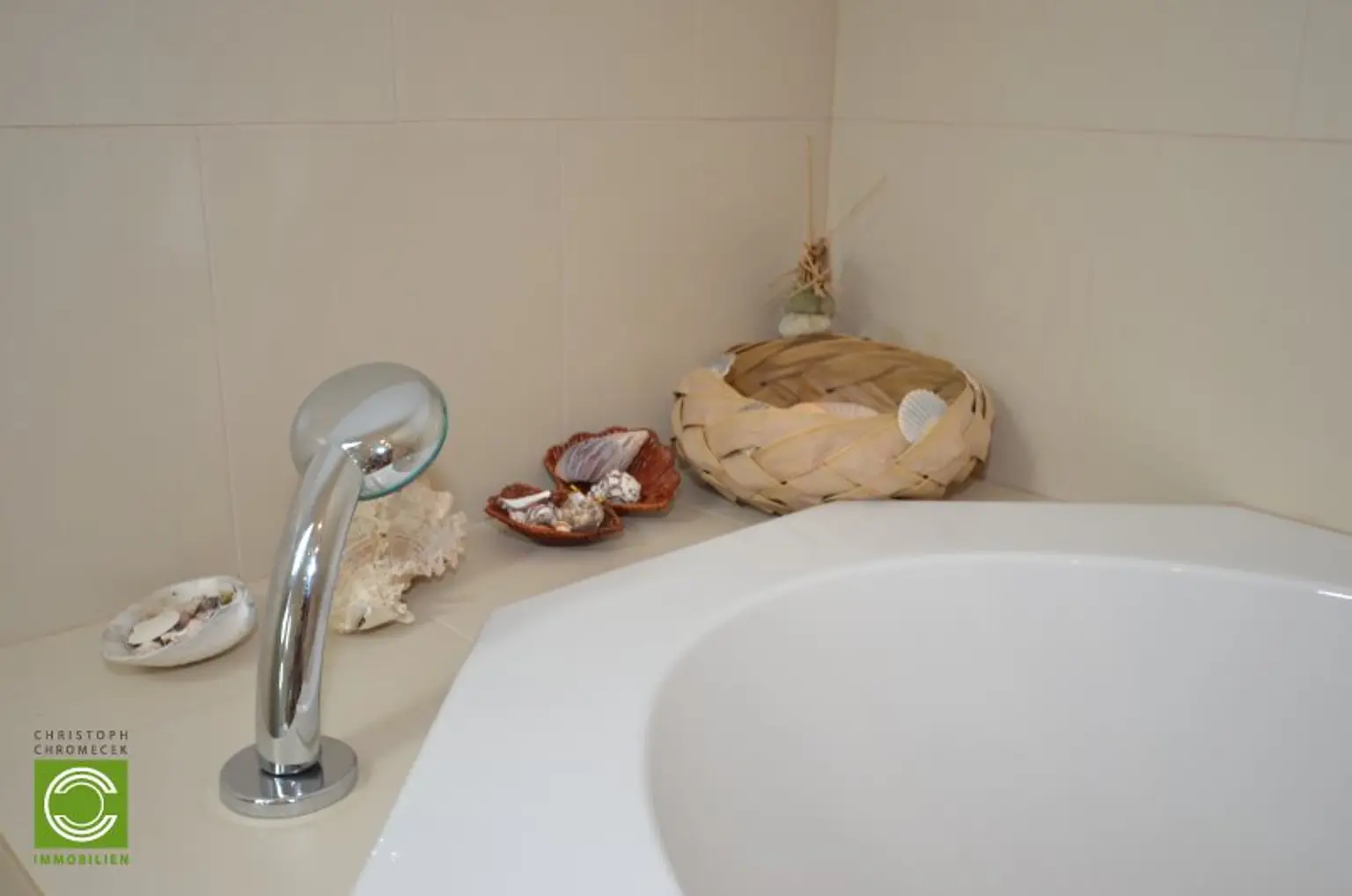 CHRISTOPH CHROMECEK IMMOBILIEN - PERCHTOLDSDORF - Gepflegtes und geräumiges Einfamilienhaus mit vielen Extras!