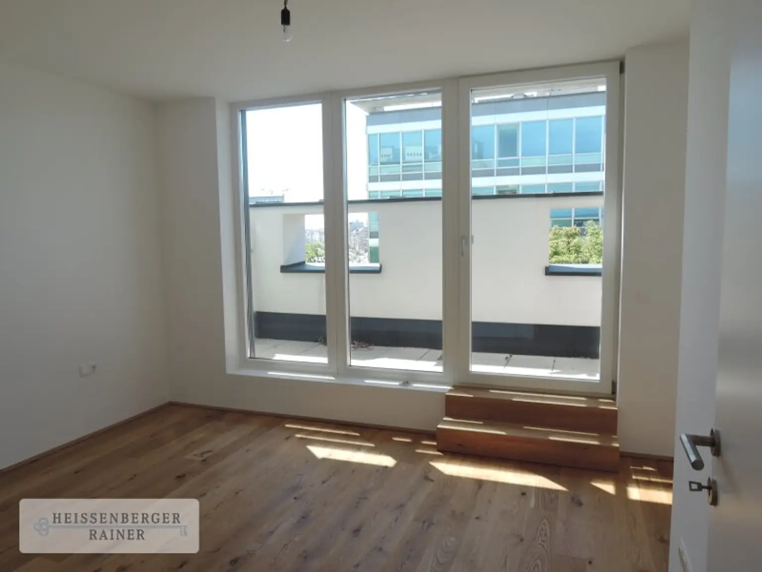 HOCHWERTIG, GROSSZÜGIG, SONNIG /// herrliche Dachterrassenwohnung /// Jacquingasse