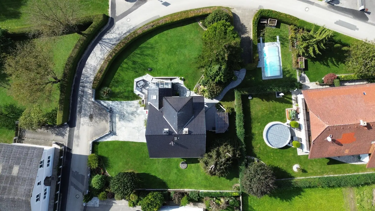 Wohnhaus mit Wintergarten, schönem Garten und Pool im Mostviertel