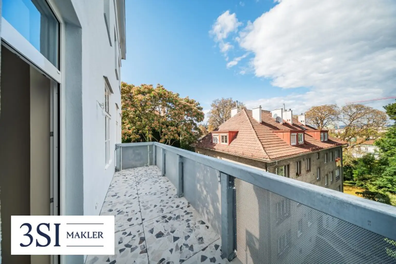 Wohnen beim Schloss Belvedere: Klimatisierter Erstbezug im Stilaltbau mit 2 Balkonen!