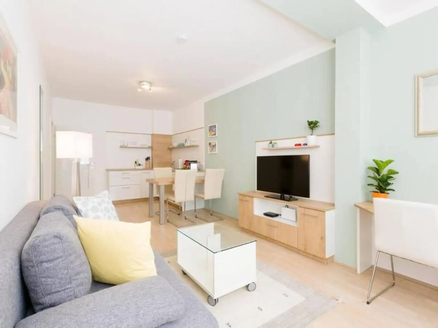 "Charming Furnished 2-Room Apartment in a Central Location"