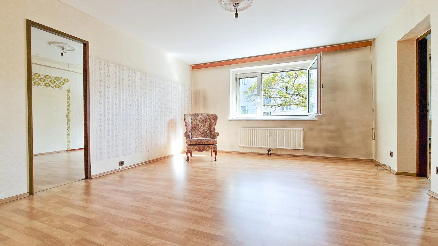 Helle Eigentumswohnung mit Grünblick im 3. Liftstock eines thermisch sanierten Hauses