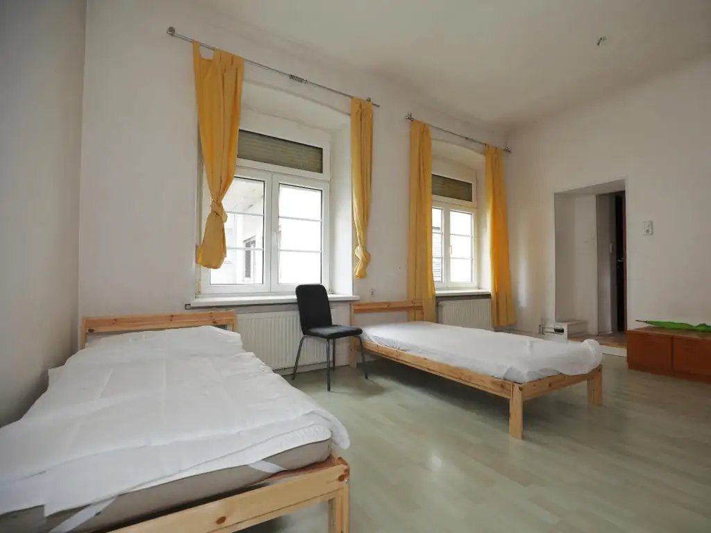 Renovierungsbedürftiges ZInshaus mit aureichend Parkplätzen im Trendbezirk Graz/Lend