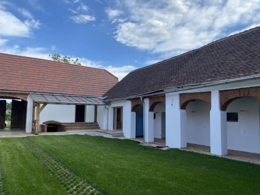 Wunderbar renovierter Vierkanthof