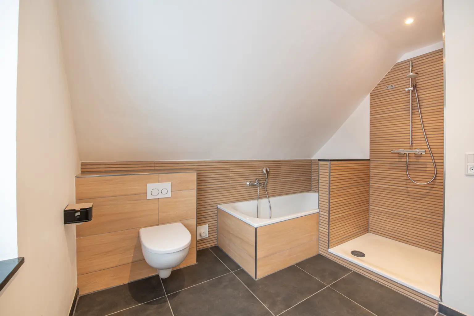 DG Badezimmer inkl. FB-Heizung 1 2