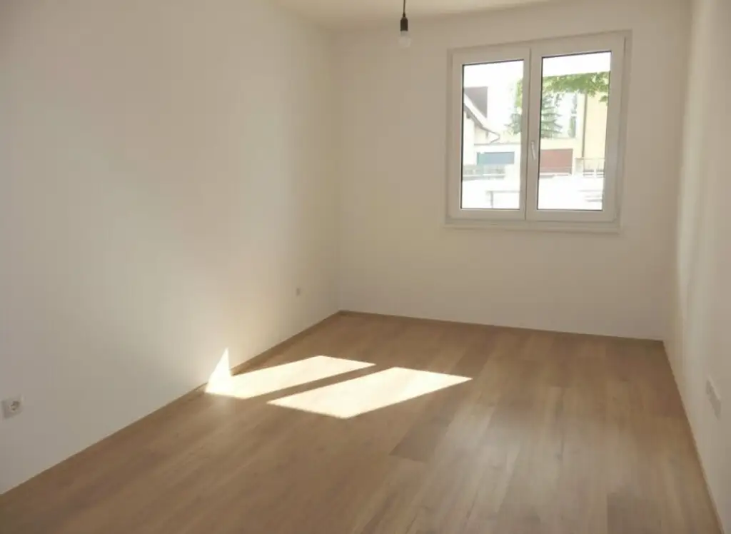 ZWEITBEZUG 3 Zimmer-TERRASSEN-Neubauwohnung - HOFSEITIG