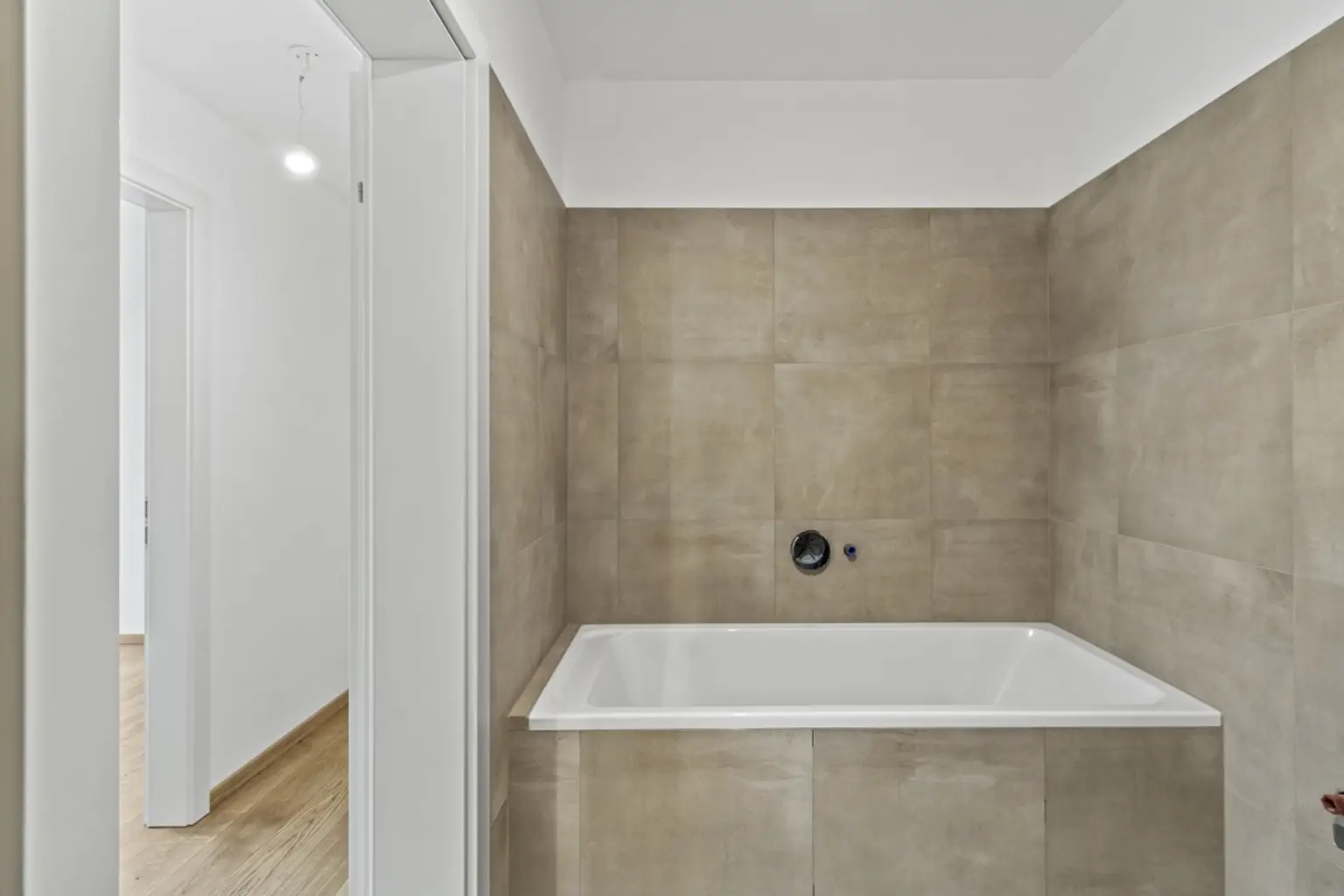 S | ++ NEU ++ STILVOLLE VIER Zimmer mit DACHTERRASSE + Küchengutschein | Prima Service Immobilien