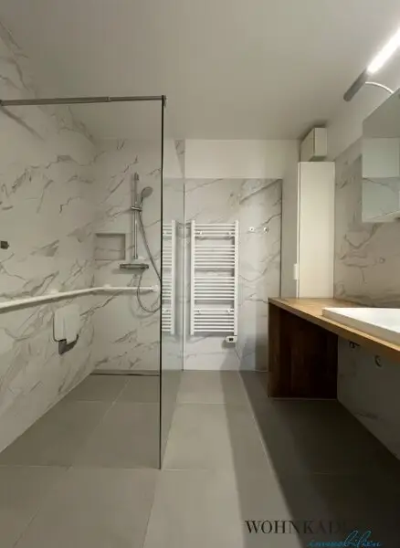 Moderne 3-Zimmer-Wohnung mit Loggia zum ruhigen Innenhof – Nähe Karmelitermarkt