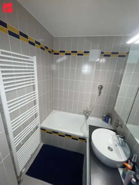 Moderne Maisonette-Wohnung + sonniger Dachterrasse inklusive