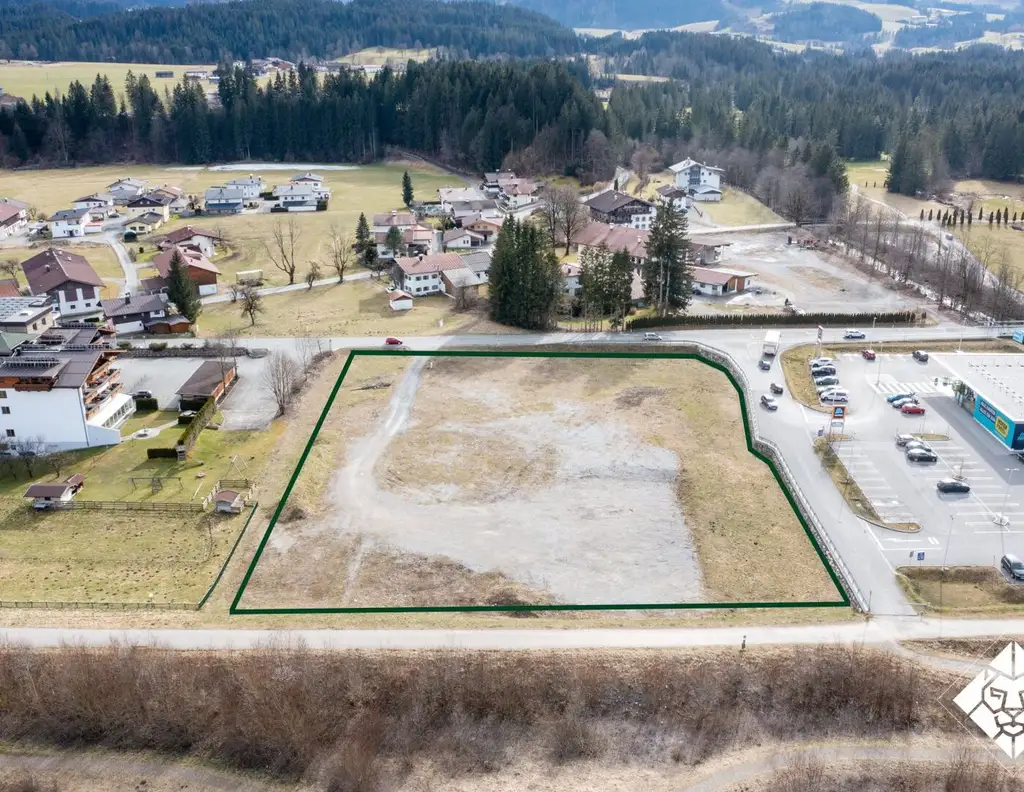 Toplage an der B172: Ihre Gelegenheit zum Kauf eines Gewerbe- und Produktionsgrundstücks in Kössen