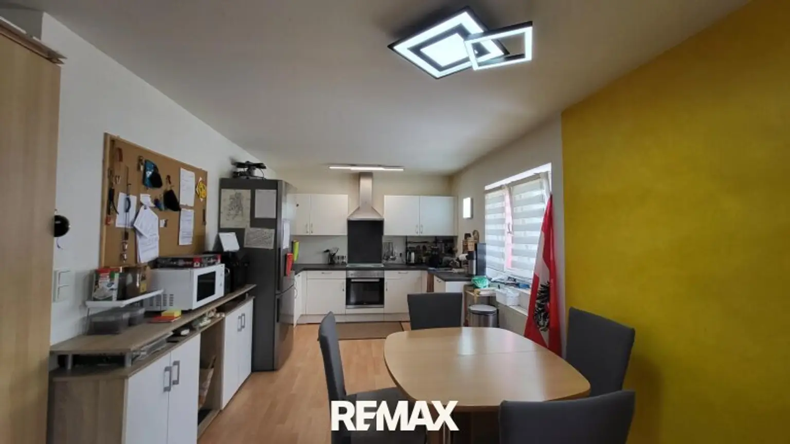 Küche mit Essbereich