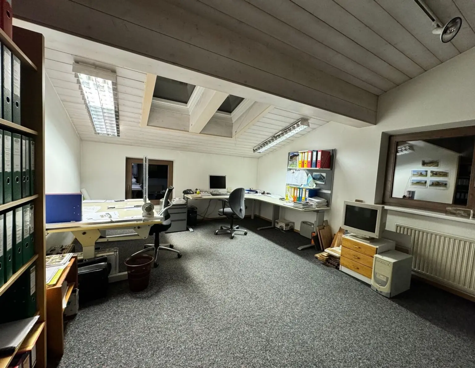 Büro mit Stil im Dachgeschoß in Buch zu mieten