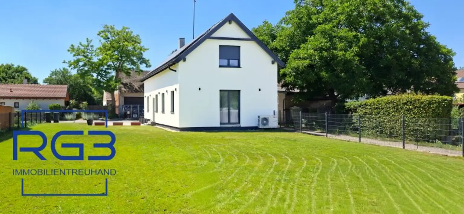 Energieeffizientes Einfamilienhaus mit großem Garten