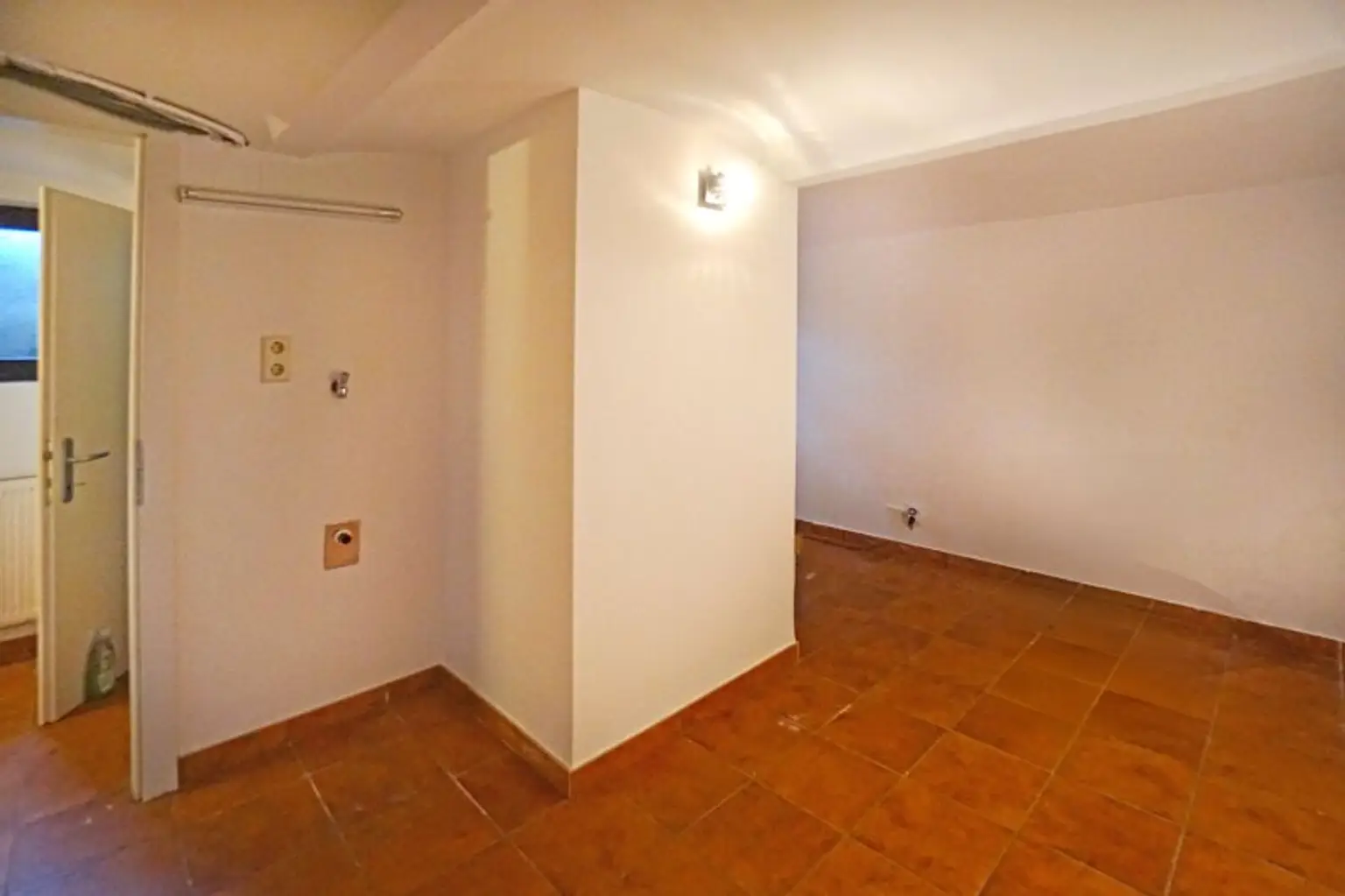 Ruhige Maisonettewohnung mit Hauscharakter in stilvollem Altbau in Hietzing, Nähe U4