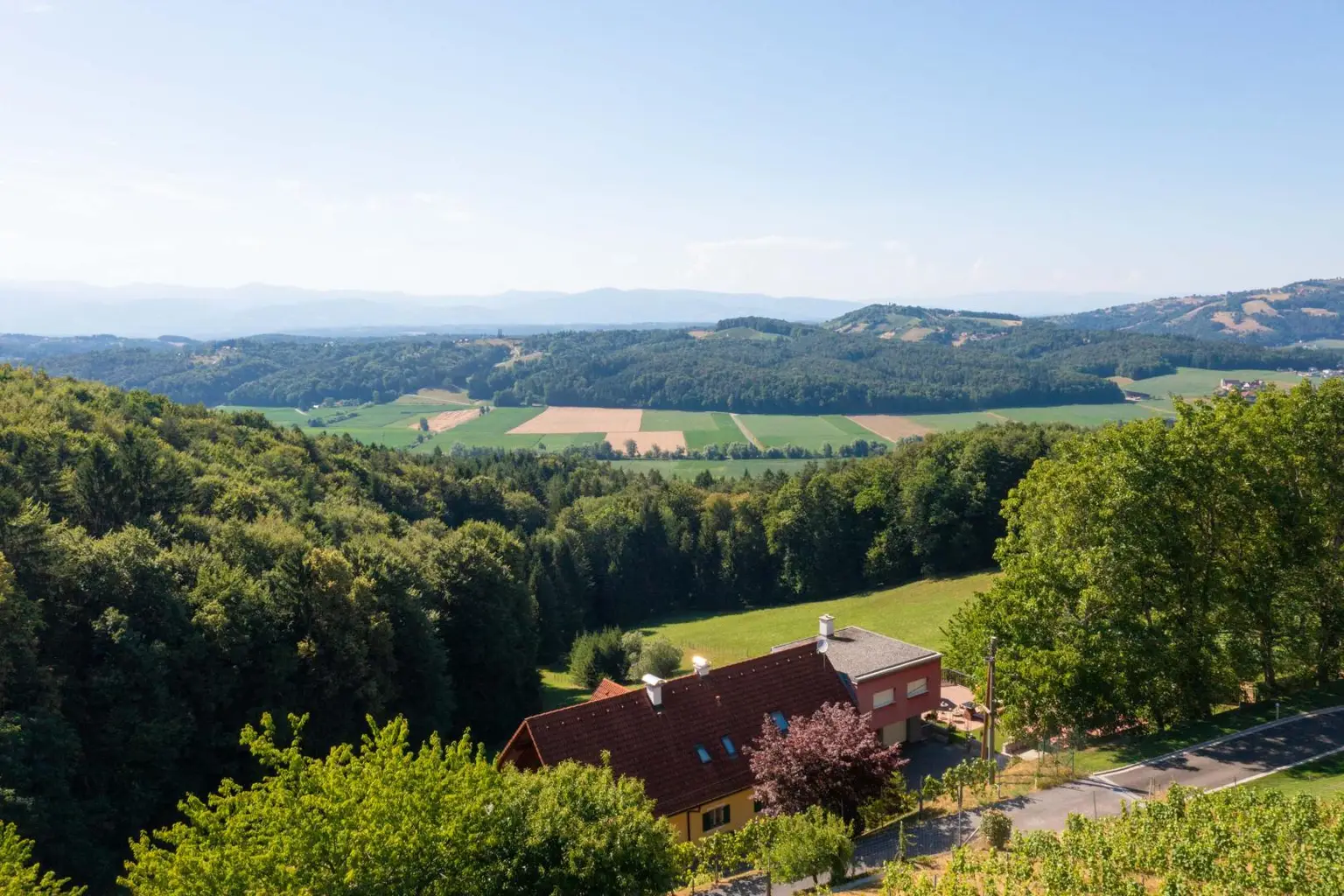 "Privates Paradies mit Panorama – 5 Hektar Freiheit & ein Zuhause zum Verlieben"