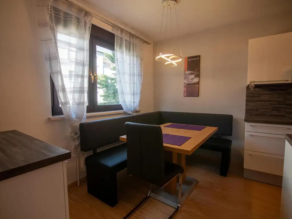 Schöne sanierte 2 Zimmer Wohnung in guter Lage