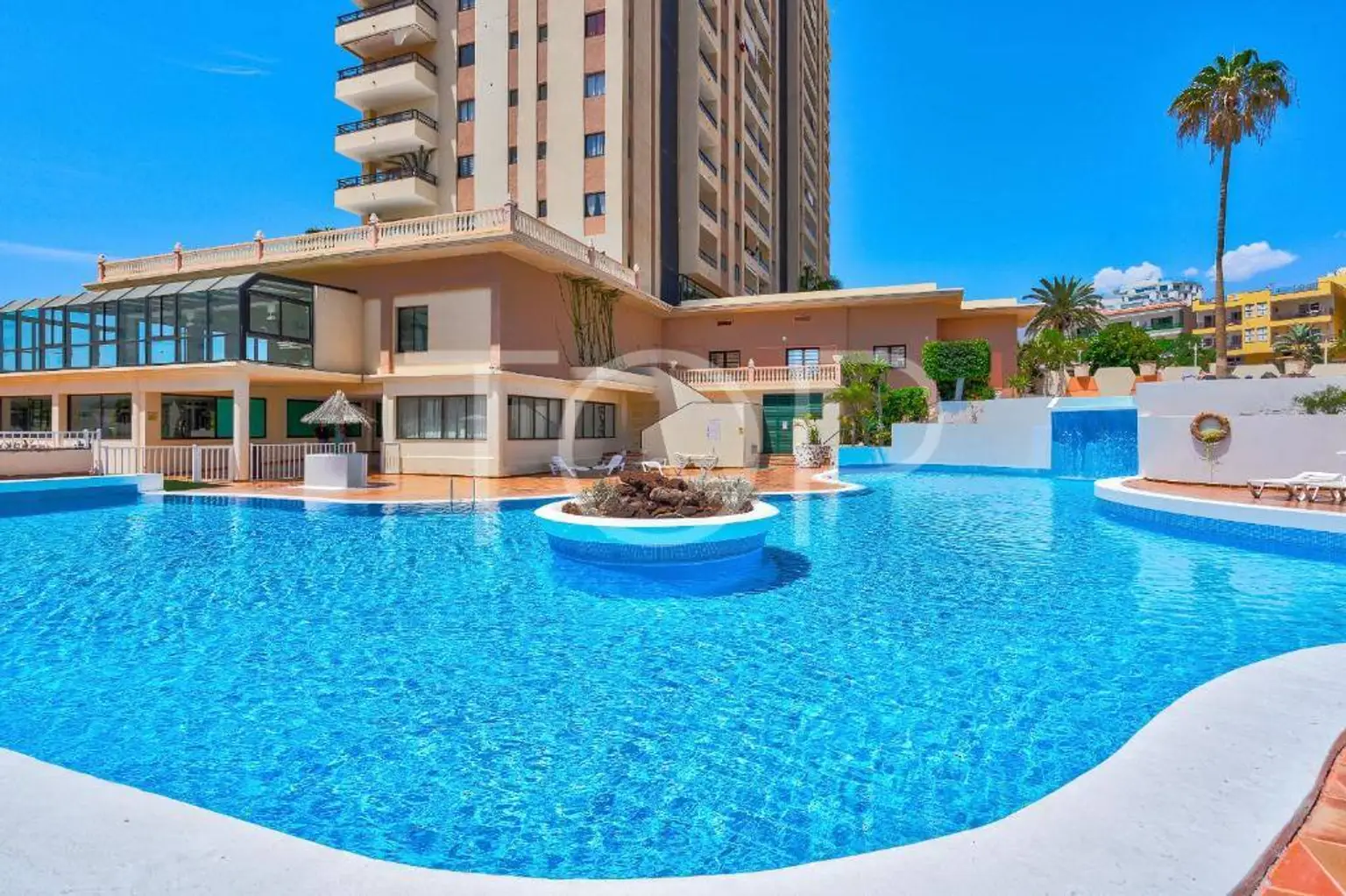 Amplio apartamento con bonitas vistas en ubicación privilegiada en Playa Paraíso