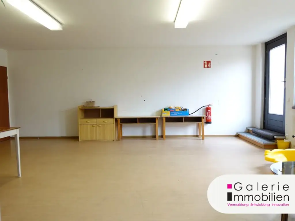 VIDEO: Sehr schöne 4-Zimmer-Maisonette, 3er-WG-geeignet, mit Fernblick und Garage!