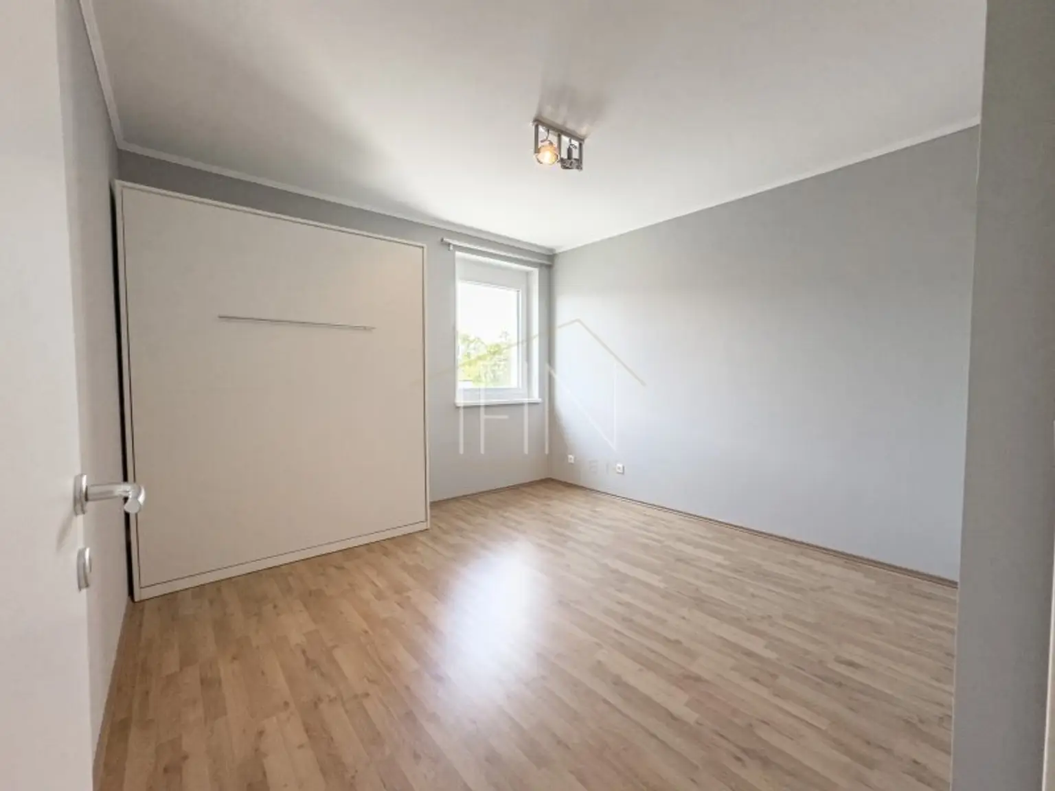 Moderne, sonnige 3-Zimmer-Wohnung mit 50m² Dachterrasse
