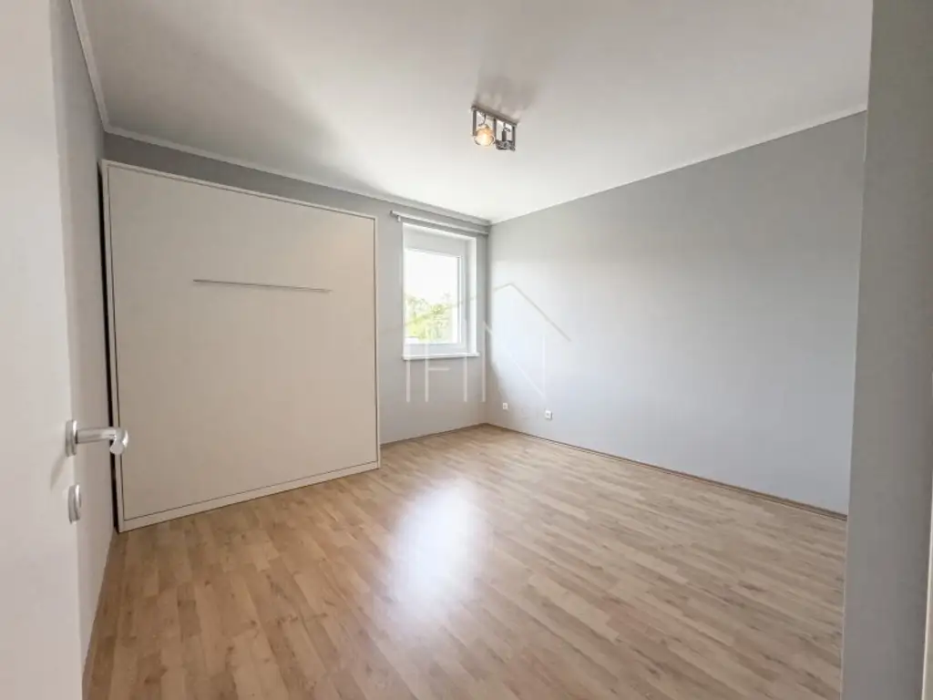 Moderne, sonnige 3-Zimmer-Wohnung mit 50m² Dachterrasse