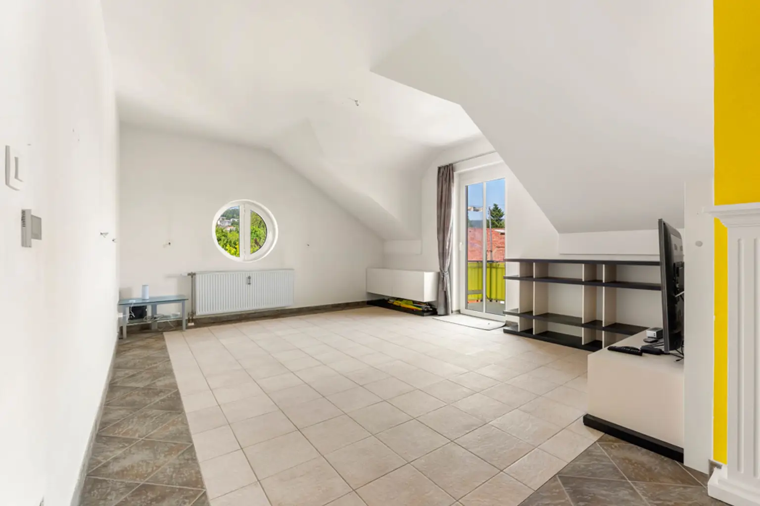 Seeblick-Wohnung in charmanter Villa